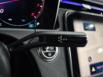 MERCEDES-BENZ E-CLASS - 9