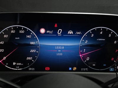 MERCEDES-BENZ E-CLASS - 8