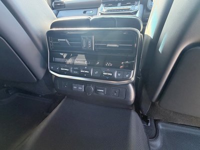 2025 Toyota LAND CRUISER 300 照片 8