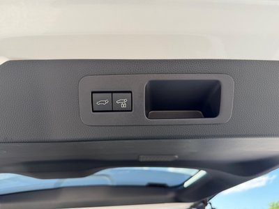2025 Toyota LAND CRUISER 300 缩略图 18