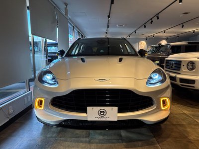 ASTON MARTIN DBX - 5