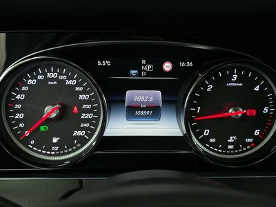 MERCEDES-BENZ E-CLASS - 8