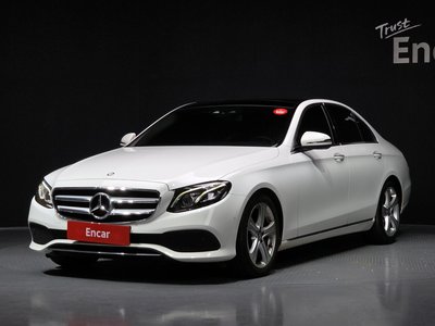 MERCEDES-BENZ E-CLASS - 1