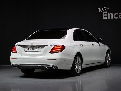MERCEDES-BENZ E-CLASS - 3