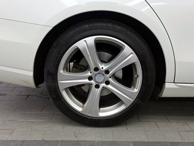 MERCEDES-BENZ E-CLASS - 6