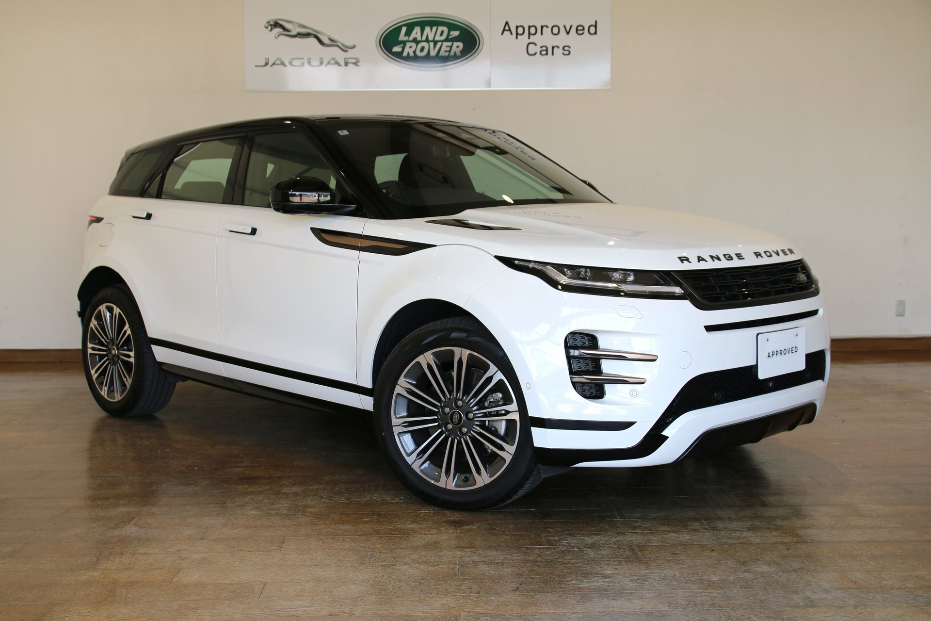 LAND ROVER RANGE ROVER EVOQUE - View 1