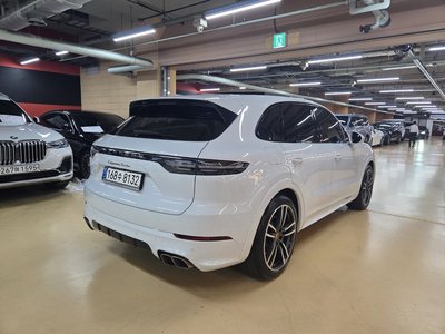 2021 Porsche CAYENNE 照片 3