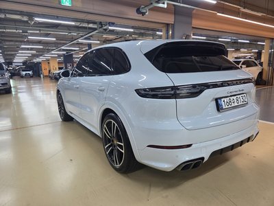 2021 Porsche CAYENNE 照片 2