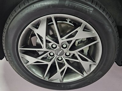 صورة 7 لـ 2021 Genesis GV70