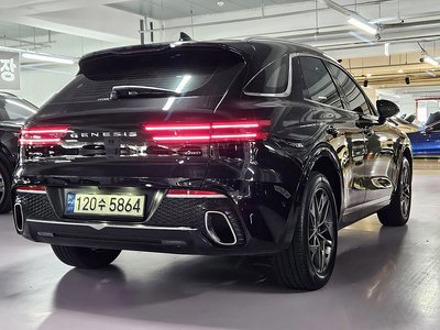 صورة 5 لـ 2021 Genesis GV70