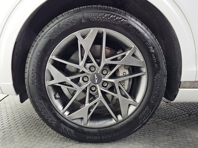 صورة 6 لـ 2022 Genesis GV70