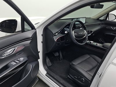 صورة 10 لـ 2022 Genesis GV70