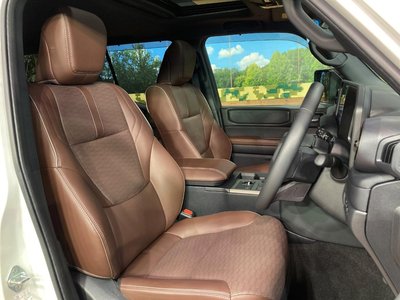 TOYOTA LAND CRUISER 250 - 8