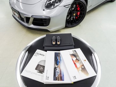 PORSCHE 911 - 4