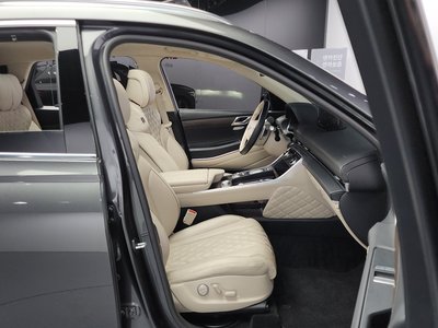 GENESIS GV80 - 10