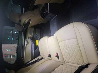 صورة 10 لـ 2021 AUDI S8