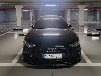 صورة 2 لـ 2021 AUDI S8