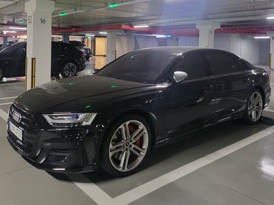 صورة 1 لـ 2021 AUDI S8