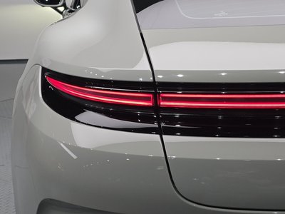 2025 Porsche PANAMERA 照片 10