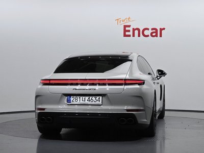 2025 Porsche PANAMERA 照片 3