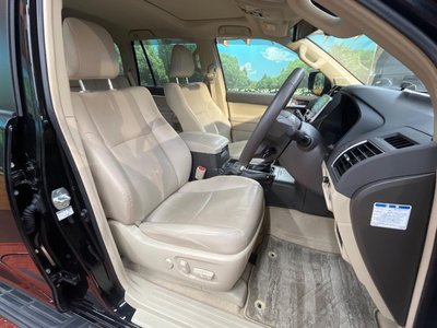 TOYOTA LAND CRUISER PRADO - 8