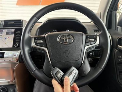 TOYOTA LAND CRUISER PRADO - 7