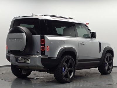 LAND ROVER DEFENDER - 3