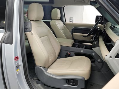 LAND ROVER DEFENDER - 10