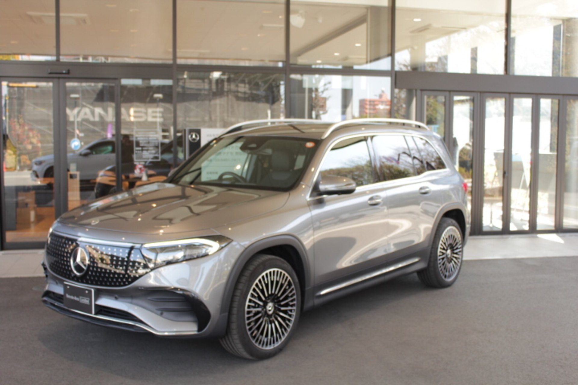 MERCEDES-BENZ EQB - View 1