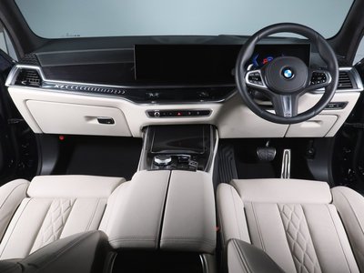 BMW X7 - 7