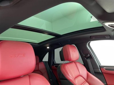 2017 Porsche MACAN photo 5