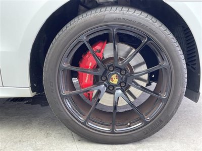 2017 Porsche MACAN thumbnail 31