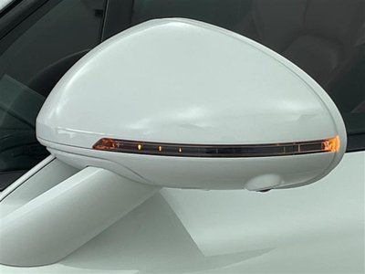 2017 Porsche MACAN thumbnail 29