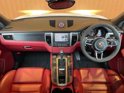 صورة 7 لـ 2017 Porsche MACAN