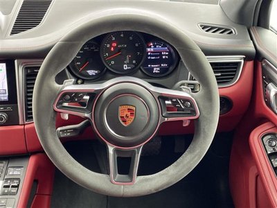 2017 Porsche MACAN photo 9
