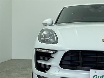 2017 Porsche MACAN thumbnail 24