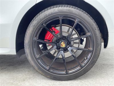 2017 Porsche MACAN thumbnail 33