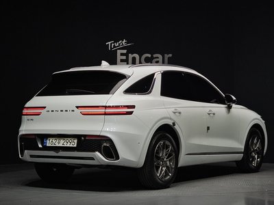 صورة 4 لـ 2022 Genesis GV70