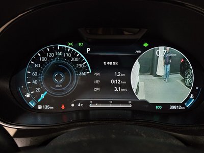 صورة 8 لـ 2022 Genesis GV70