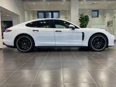 PORSCHE PANAMERA - 4