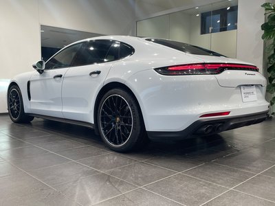 PORSCHE PANAMERA - 8