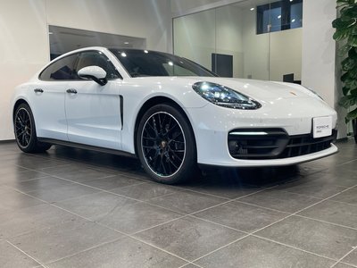 PORSCHE PANAMERA - 3