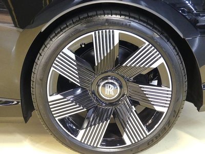 ROLLS-ROYCE SPECTRE - 9