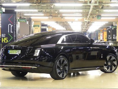 ROLLS-ROYCE SPECTRE - 2