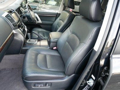 2015 Toyota LAND CRUISER 200 缩略图 33