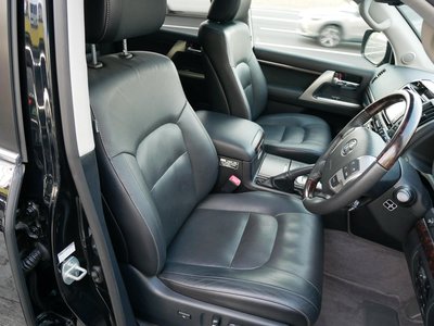 2015 Toyota LAND CRUISER 200 缩略图 18