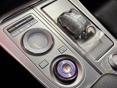 2021 Genesis GV80 thumbnail 15