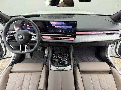 2026 BMW 5 SERIES 照片 2