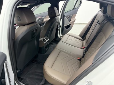 صورة مصغرة 13 لـ 2026 BMW 5 SERIES