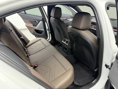 صورة مصغرة 12 لـ 2026 BMW 5 SERIES